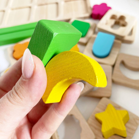 Детская развивающая игра с карточками задачами Цветные фигурки Logosvit