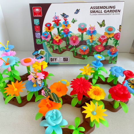 Детский конструктор Цветочный сад 148 деталей в коробке Y 0088