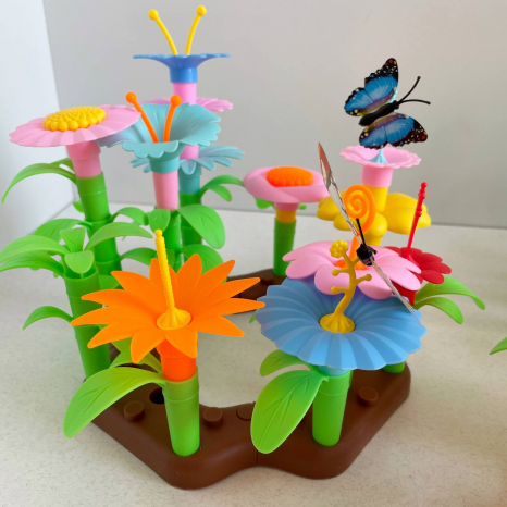 Детский конструктор Цветочный сад 148 деталей в коробке Y 0088