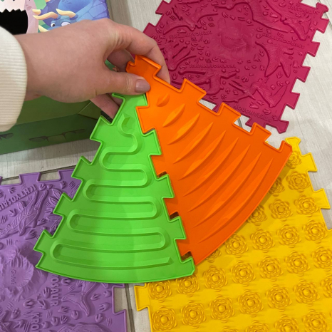 Килимок масажний Ортек Пазли Динозаври 8 квадратних елементів + 8 трикутників