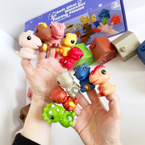 Дитяча розвиваюча гра - сортер Кольорові будиночки (пальчиковий театр) 10 тварин та 10 будиночків 1301