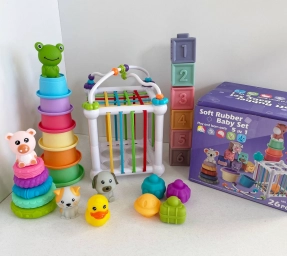 Дитячий набір: пальчиковий театр, гумові пірамідки, пірамідка з чашечок, тактильні кубики, куб із формами, ігри із намистинами