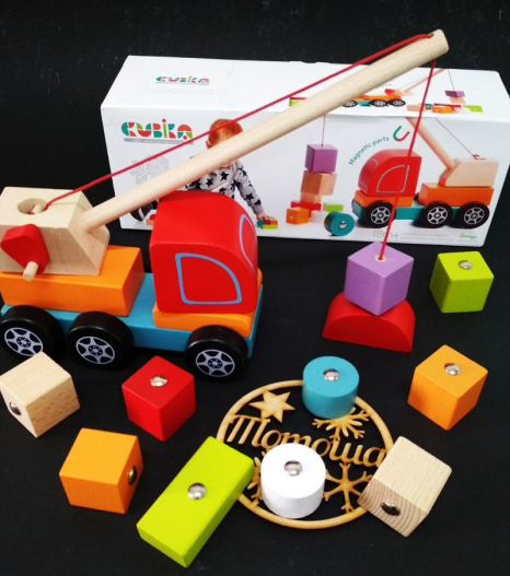 Дерев'яна іграшка Машинка Автокран з магнітними блоками Cubika (Левеня) 13982