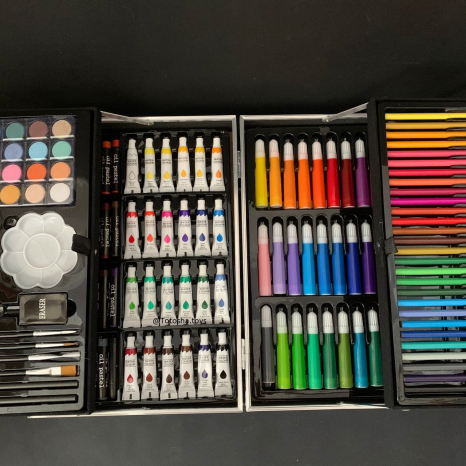 Набір для творчості та малювання Unicorn / Єдиноріг у валізі  (145 предметів)