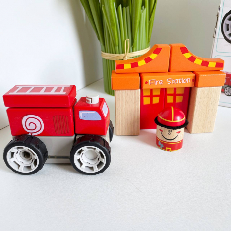 Дерев'яний конструктор будівельні блоки зі світло-музичними ефектами Пожежна станція Top Bright 150176