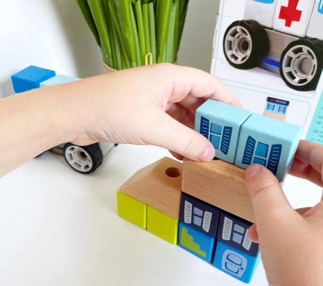 Дерев'яний конструктор будівельні блоки зі світло-музичними ефектами Швидка допомога Top Bright 150178