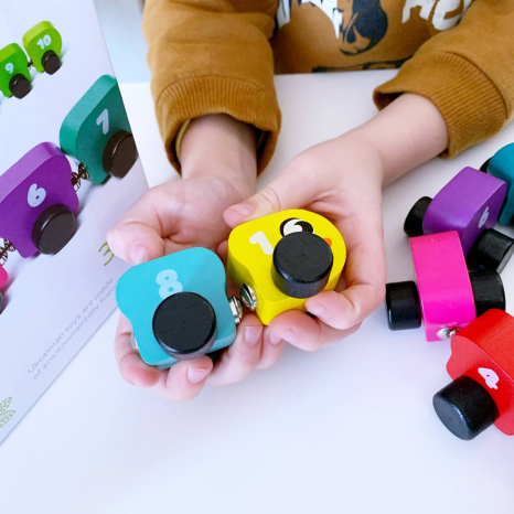 Деревянная игрушка поезд Радужная гусеница Cubika, Левеня 15399