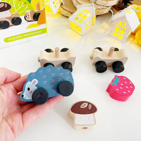 Дерев’яна іграшка Їжачок - мандрівник, Cubika