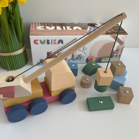 Дерев'яна машинка - конструктор  Автокран 2 Cubika 15917 в пастельних тонах