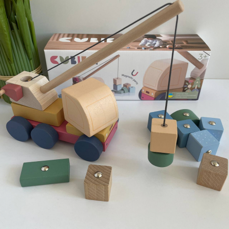 Дерев'яна машинка - конструктор  Автокран 2 Cubika 15917 в пастельних тонах