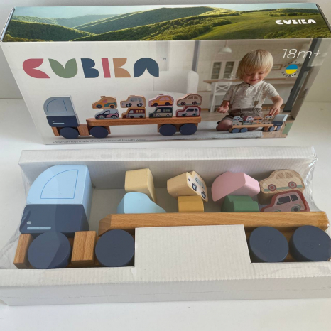 Дерев'яна іграшка пірамідка Тягач з машинками LM-15 Cubika 15924