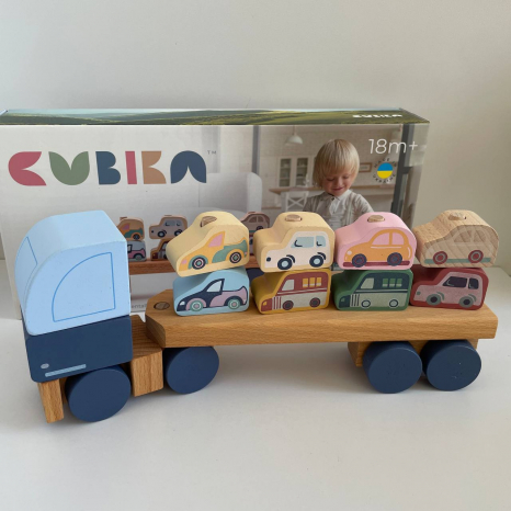 Дерев'яна іграшка пірамідка Тягач з машинками LM-15 Cubika 15924