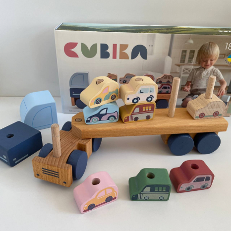 Дерев'яна іграшка пірамідка Тягач з машинками LM-15 Cubika 15924