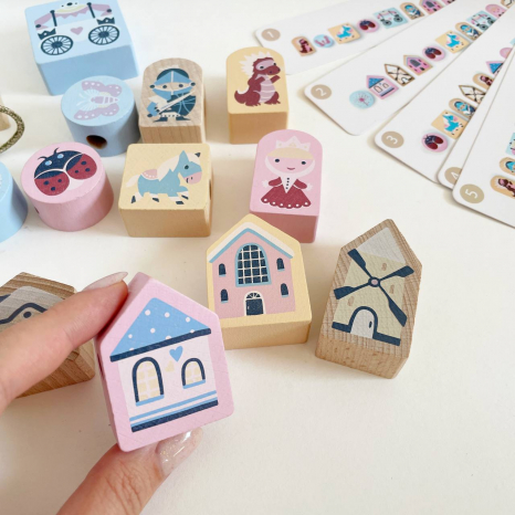 Дерев'яна іграшка шнурівка Казкова 2 Cubika 16013