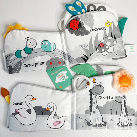 Книжка-шуршалка з брязкальцем та пищалкою в асортименті C 75344