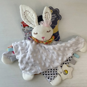 Погремушка-комфортер "Зайка", текстильная, резиновый прорезыватель, шумящие ушки, петелька для подве