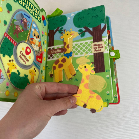 Логічна книжка  Тваринки 8 сторінок, липучки, підписи англійською, тваринки та цифри, застібка, 6097