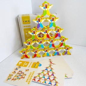 Дерев'яний балансир із картками завданнями Кольорові клоуни Logosvit