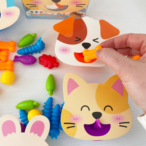 Логічна гра-сортер Нагодуй тваринку, 2 щипці, 6 тарілочок 2188-114