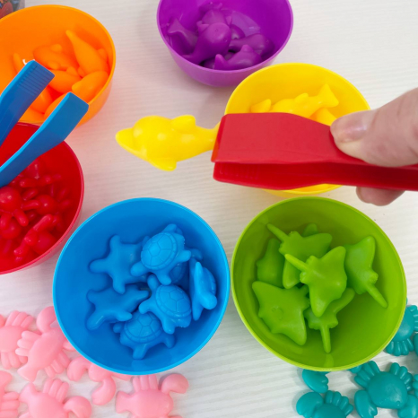 Логічна гра 2188-16 Морські мешканці: 56 елементів, кольорові тваринки, 6 мисочок, 2 пари щипців, у відрі