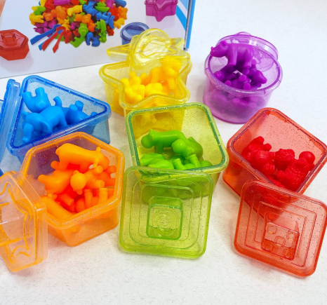 Логічний сортер на кольори з фігурками Тварини, щипці, геометричні фігури