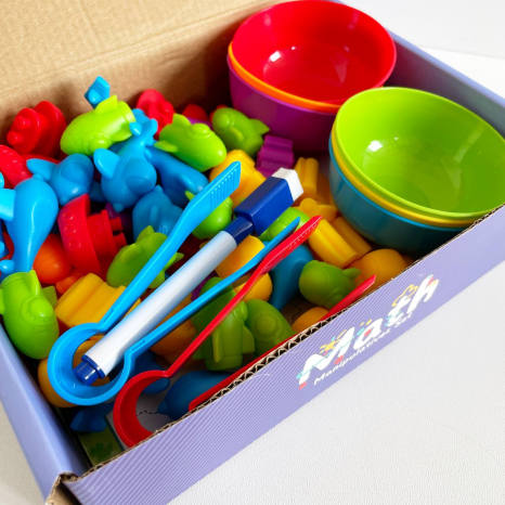 Логічна математична гра з картками із завданнями, гумові фігурки Транспорт, маркер “пиши-витирай” 2188-43