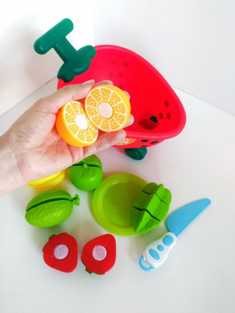 Візок з фруктами на липучках 2201 9 предметів (фрукти на липучці, ніж, тарілка)