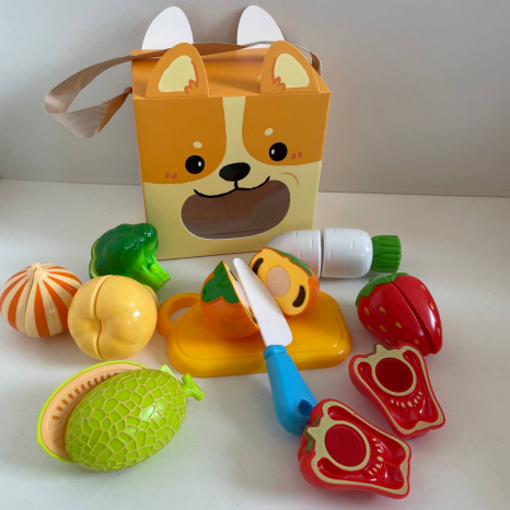 Набір продуктів на липучках з ножем та дошкою в коробці собачка 228K60