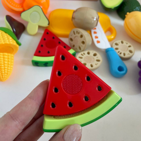 Набор продуктов на липучках с ножом и доской в коробке Лисичка 228K60