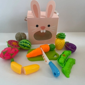 Набір продуктів на липучках з ножем та дошкою у коробці Зайчик 228K60