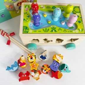 Дерев'яна іграшка сортер - каталка з магнітною риболовлею, C 45220