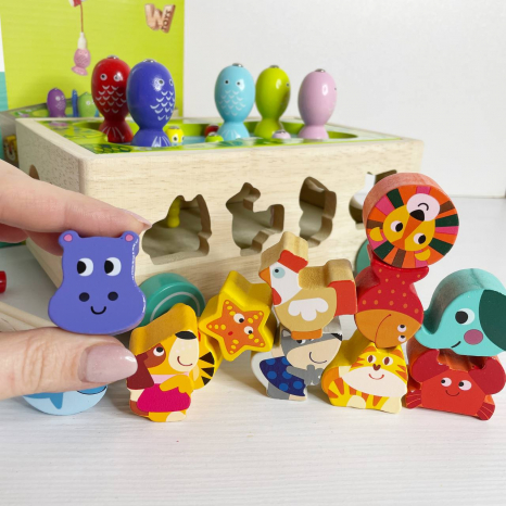 Дерев'яна іграшка сортер - каталка з магнітною риболовлею, C 45220