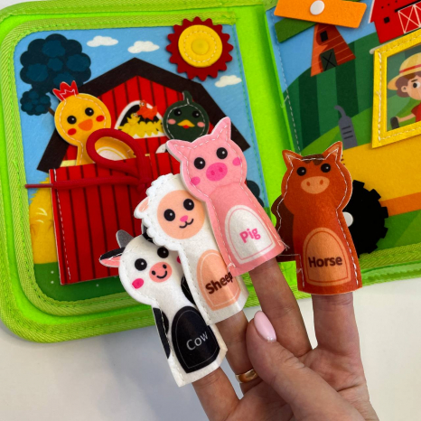 Развивающая логическая фетровая книга с липучками На ферме C 73097