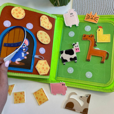 Развивающая логическая фетровая книга с липучками На ферме C 73097