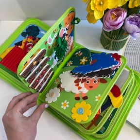 Развивающая логическая фетровая книга с липучками На ферме C 73097