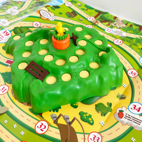 Дитяча настільна гра Морквяні перегони 39960 4FUN Game Club, 2 ігрових поля, 16 фігурок, картки