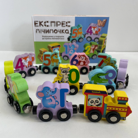 Поезд магнитный деревянный на 11 вагонов с животными 42391