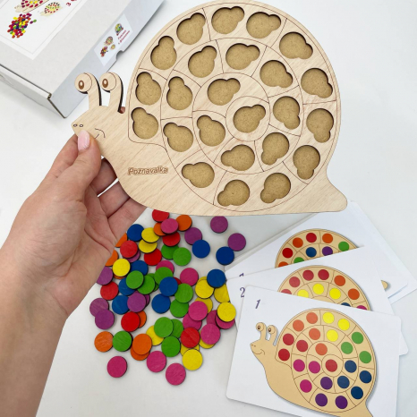 Дерев'яна гра сортер Равлик з фішками Познавалка 44090400  Poznavalka