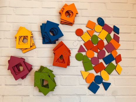 Дерев'яна гра сортер / рамка-вкладиш 36 хатинок Познавалка 44091600 Poznavalka