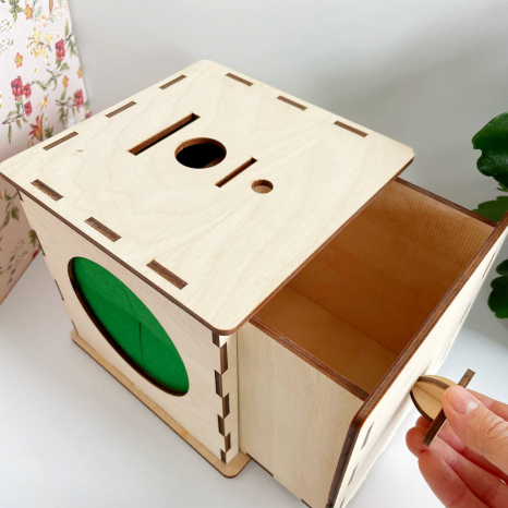 Дерев'яний куб-сортер 2 в 1 (шкатулка + на дотик)