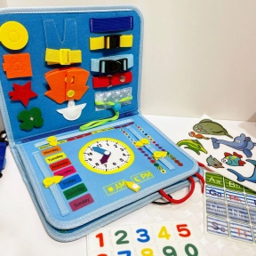 Розвиваюча дитяча гра Сумочка - бізіборд:  липучки, пальчикові ігри, фетрові елементи С 60512