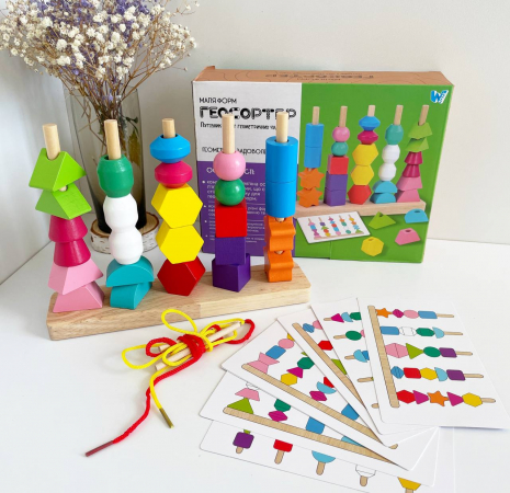 Логічна гра C 61445 WToys, пірамідка, шнурівка, 8 двосторонніх карток із завданнями, в коробці