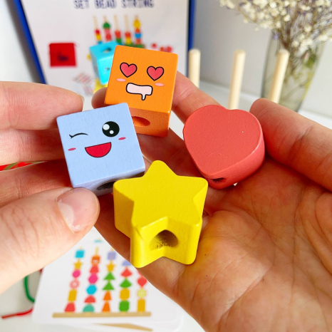 Дерев'яна пірамідка, шнурівка з картками завданнями C 62753