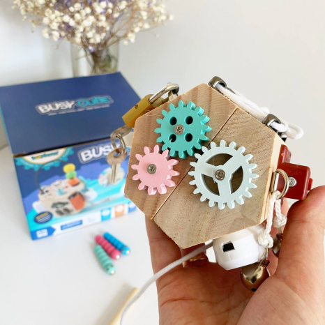 Логічна гра Бізіборд, дерев’яний куб, 10 міні-ігор, в коробці, Play Smart, 64873