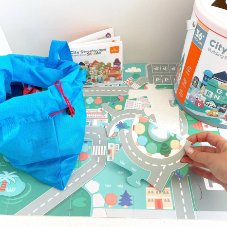 Конструктор деревянный на 100 деталей с пазлами игровое поле,сортер, в ведре С 65444