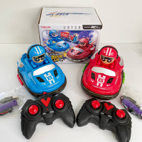 Набір машинок на р/к (2 машинки, 2 фігурки, 2 пульта) зі світловими ефектами Ejection Bumper Car 6670
