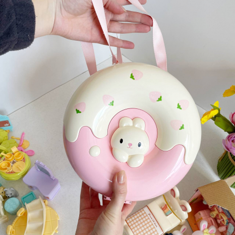 Игрушечный домик - пончик трансформер с мебелью, посудой и флоксовыми зайчиками 6695