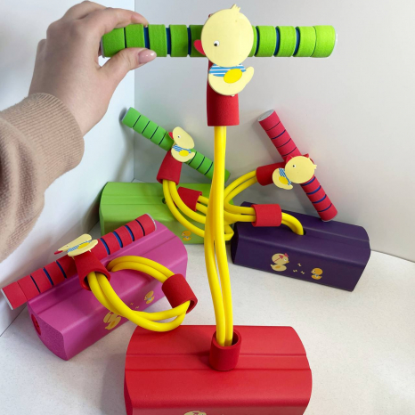 Дитячий джампінг з підсвіткою та пискавкою С 67938