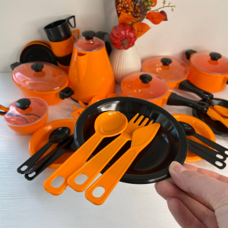 Набор игрушечной посуды на 39 предметов оранжевого цвета, Юника 71504