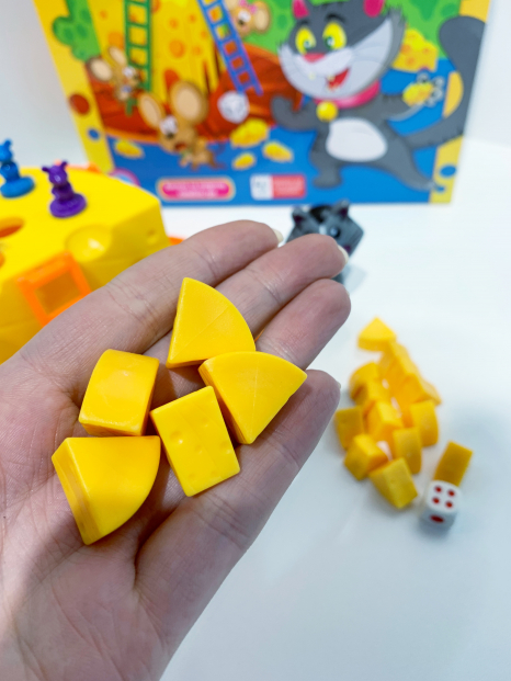 Настільна розважальна гра "Полювання на сир"